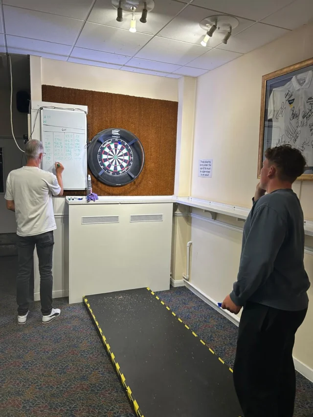 Allensbury 7-4 Wormley darts
A good result in the end, from being 6-0 down. With a lot of players missing, it was good to call some up young talent and some of the players in the squad who haven’t played for us yet.
Two debutants Harry L and Joe G, 👏👏👏
Summer season now finished, winter season starting in two weeks 
🪱🎯